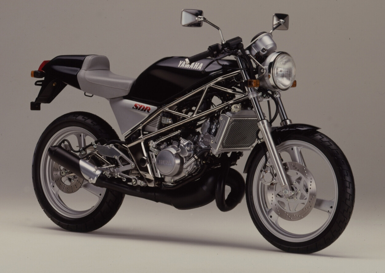 ヤマハSDR（1987）車重は105kg！尖りに尖った異端の2スト200cc