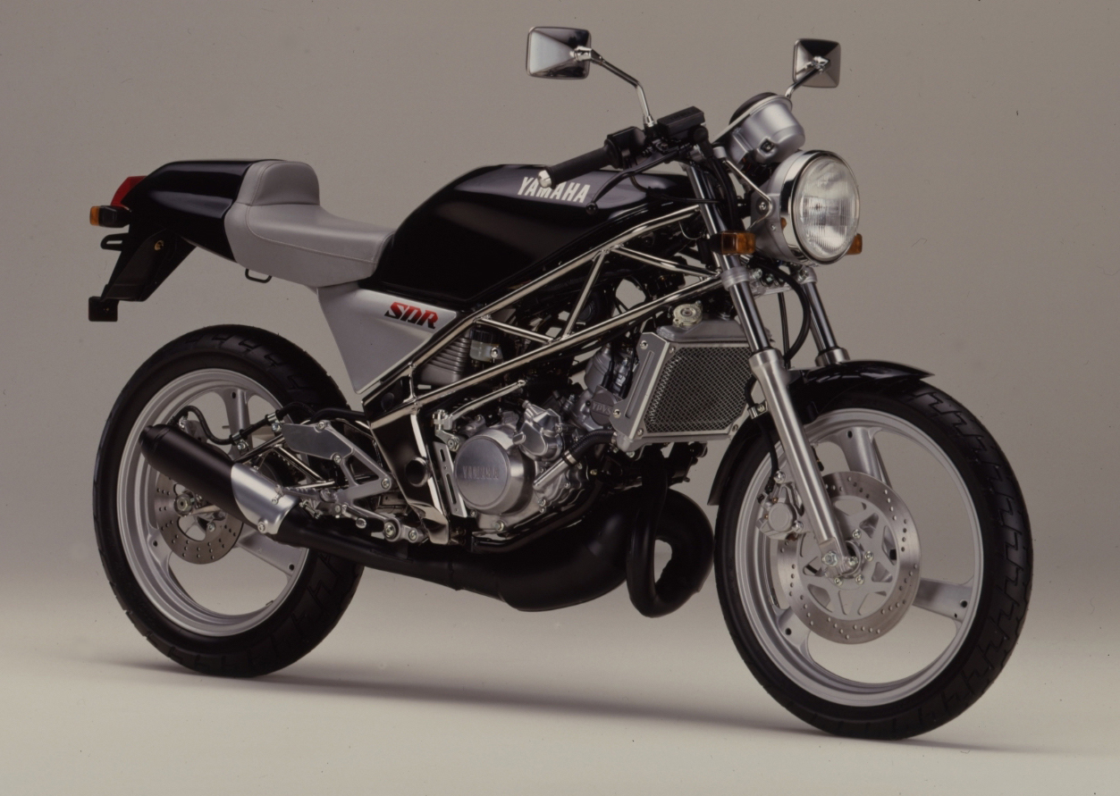 ヤマハSDR（1987）車重は105kg！尖りに尖った異端の2スト200ccスポーツ【1980～2000年代に起こったバイクの改変】