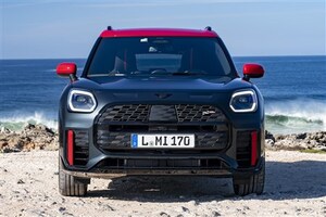 MINIのコンパクトSUVに追加される激辛モデル「JCW」とは何モノ？【写真でチェック】