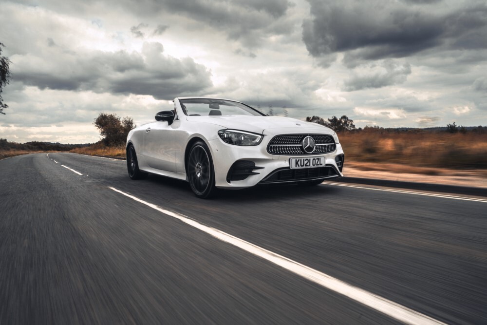 【詳細データテスト】メルセデス・ベンツEクラス・カブリオレ　実用4座　力強いエンジン　穏やかな走り