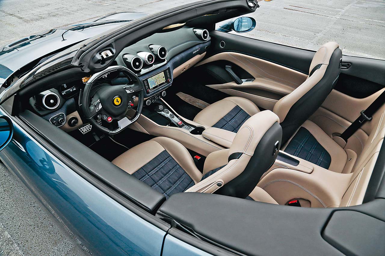 真冬に4シーターオープンを味わい尽くす ポルシェ911ターボ フェラーリ カリフォルニアt編 Playback Genroq 17 Genroq Web 自動車情報サイト 新車 中古車 Carview