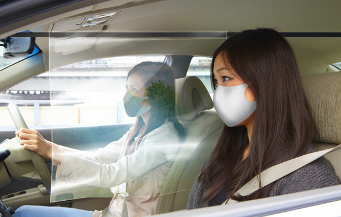 これならドライブに出かけても安心!?取り付けも簡単にできるアスモの車内用飛沫感染防止パーテーション「CARテンブロッカー」