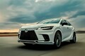 次期レクサス「UX」は最短で2026年登場か　RX譲りのスピンドルボディ採用で将来はBEV専用になる？