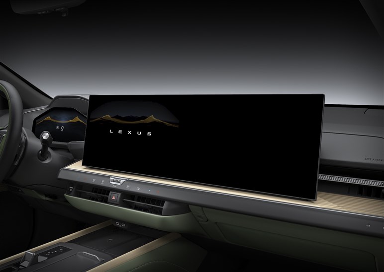 レクサス新型「ES」初公開。ボディ拡大×新デザインで全面刷新、BEVは最長685km…日本導入は26年春