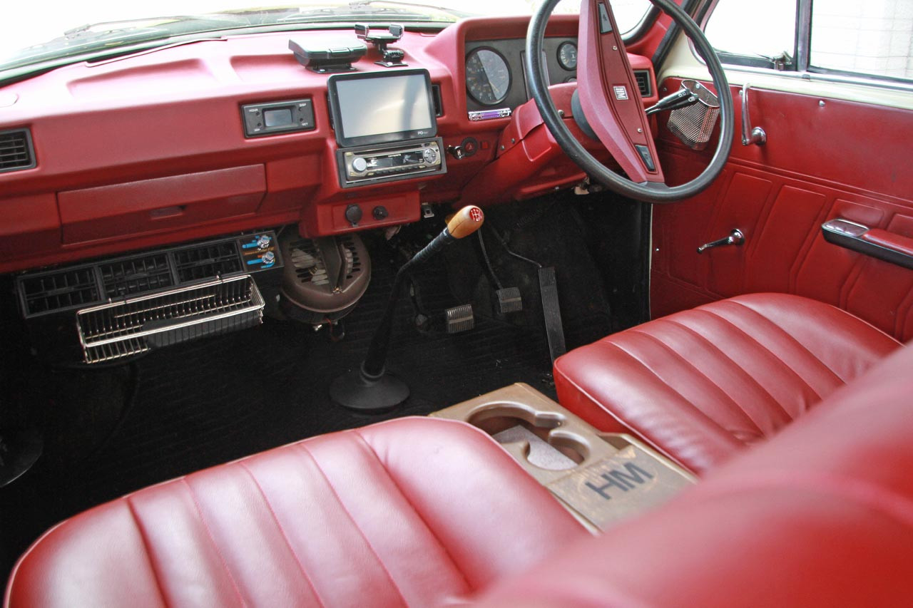 吉田一郎さん 64歳 の愛車 約60年間生産されたインドの国民車 ヒンドゥスタン アンバサダーが復活を遂げるまで 外車王soken の写真 15ページ目 自動車情報サイト 新車 中古車 Carview