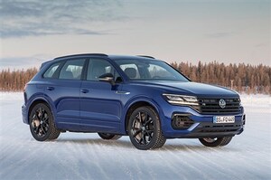 カイエンEハイブリッドのVW版「トゥアレグR」登場。ポルシェとの差別化はできるか？