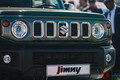 “新色グリーン”の新型「ジムニー5ドア」初公開！ 待望の“スズキSUV”販売地域拡大中!? 南ア投入に日本への期待も