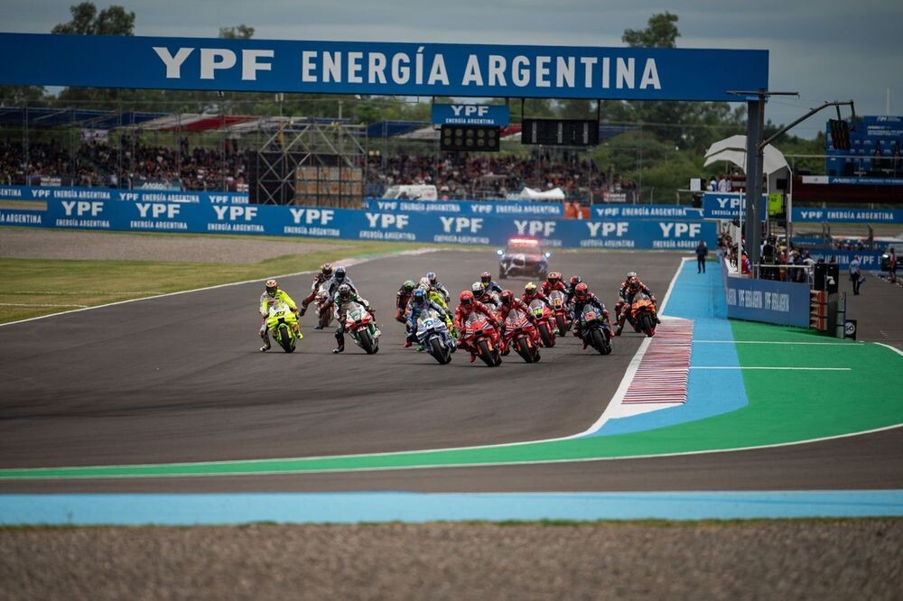 MotoGP2026年シーズンの暫定カレンダーが発表。全22戦でブラジルが22年ぶり復帰へ。日本GPは10月4日決勝