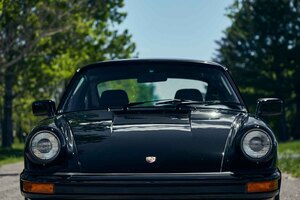 ワンオーナー＆2万km以下の奇跡のポルシェ「911SC」！ 2代目モデルの価値を見直す約1430万円の落札価格