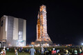 NASA向け“世界最大・最強ロケットブースター”テストを開始 月に行くために推力をさらに増大させる!?