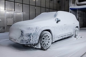 3列目も広く快適に　メルセデス・ベンツ新型『GLB』初公開　乗り心地と使い勝手が向上、来月正式デビューへ