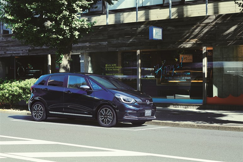 「シビック」すら400万円超えの時代。なぜ現代の車はこんなに高くなったのか。今後はどうなる？