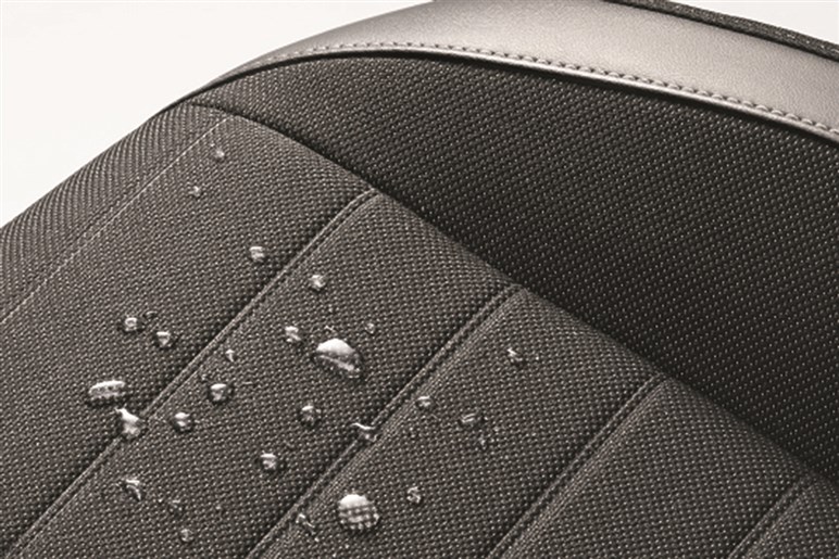 「シビック」すら400万円超えの時代。なぜ現代の車はこんなに高くなったのか。今後はどうなる？