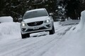 ボルボの最新ダブル過給エンジンのパワーは？　XC60 T6で雪道ドライブ
