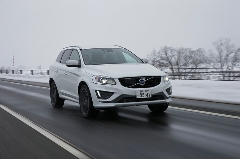 ボルボの最新ダブル過給エンジンのパワーは？　XC60 T6で雪道ドライブ