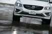 ボルボの最新ダブル過給エンジンのパワーは？　XC60 T6で雪道ドライブ