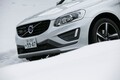 ボルボの最新ダブル過給エンジンのパワーは？　XC60 T6で雪道ドライブ