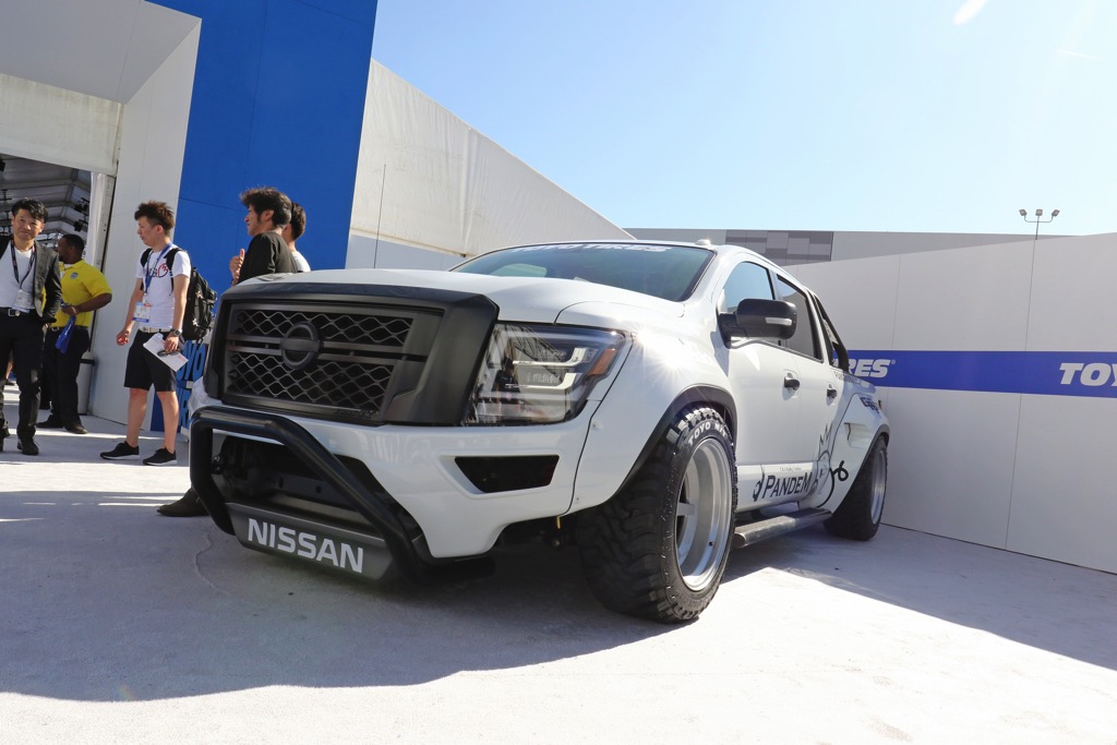 新型タイタンを早くもワークスフェンダーで武装 日産のデザイナーも 世界の三浦慶 を大絶賛 Sema Show19 Web Option 自動車情報サイト 新車 中古車 Carview