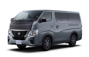 日産キャラバンをアウトドアイメージにカスタマイズする新たなアクセサリーパッケージ「SOTOASOBIパッケージ」を設定