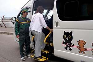 クロネコヤマトが「バス」に大変身？ 北海道で始まった「逆貨客混載」、ドライバー不足解消の切り札になれるのか