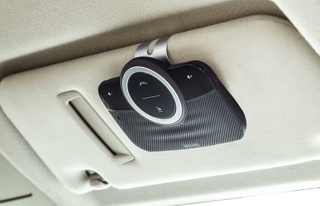 Bluetoothハンズフリーカーキット MM-BTCAR3は、スマホにもガラケーにも使えるから便利！｜サンワサプライ  【CAR MONO図鑑】