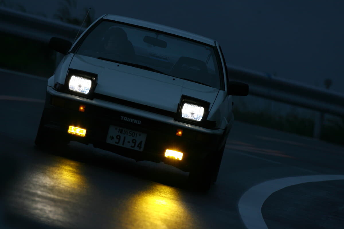 「思わず笑みがこぼれる走りっぷり！」レースカメラマンがこよなく愛する「AE85改ハチロク」