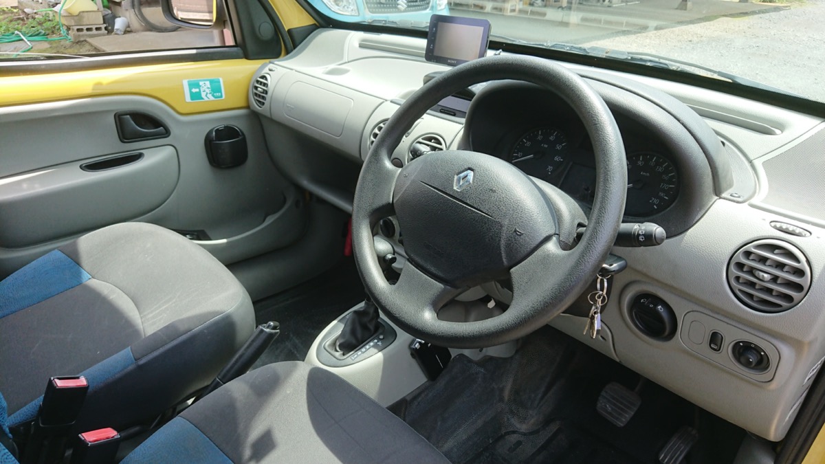 オーナーズレポート こわごわ買った仏車は ウワサどおりのニクイ奴 ルノー カングー Driver Web 自動車情報サイト 新車 中古車 Carview