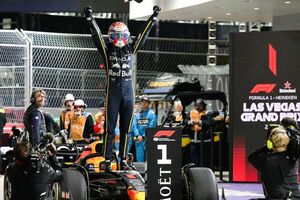 フェルスタッペンが完勝！　マクラーレンまさかの失格。角田裕毅はピットレーンから挽回ならず｜F1ラスベガスGP決勝