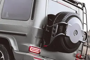 新「“超本格”SUV」発表！ ド迫力「カクカクボディ」に“マットカラー×ハシゴ”採用！ 580馬力超え「V8搭載」のメルセデスAMG「G63 オフロード プロ エディション」発売！