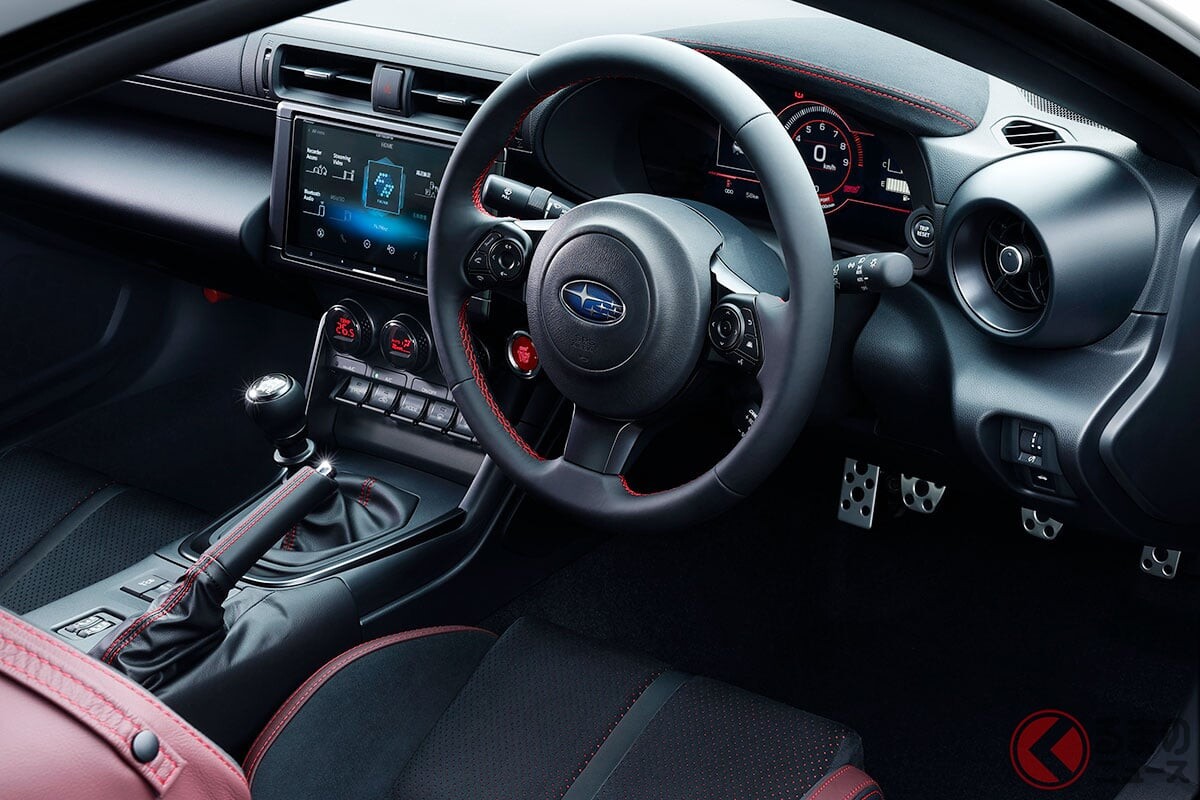 MTあり！ スバル新型「スポーツカー」発表！ 走行性能アップ＆高揚感ある“サウンド”採用の新型「BRZ」登場