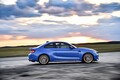 BMW M2に加わる頂点グレードのM2 CSはカーボンも多用しコンペティションの400万円高