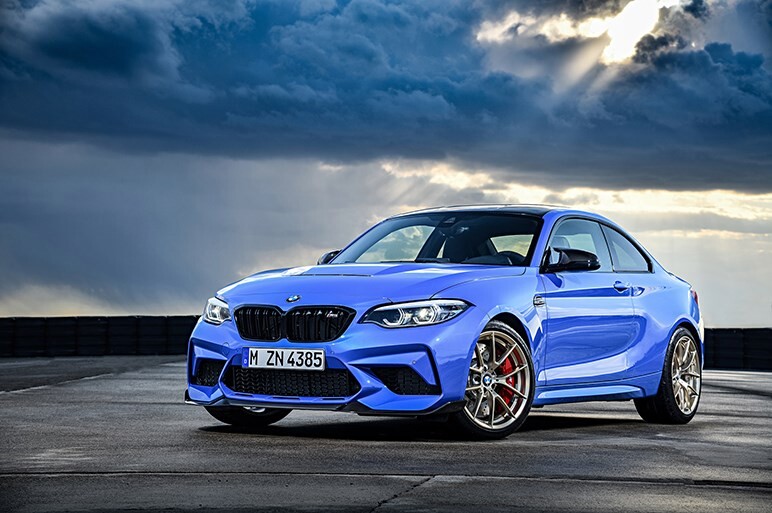 BMW M2に加わる頂点グレードのM2 CSはカーボンも多用し
