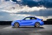 BMW M2に加わる頂点グレードのM2 CSはカーボンも多用しコンペティションの400万円高