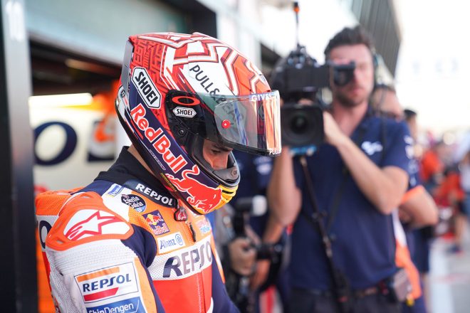 MotoGP：「僕は憤りを秘めていた」とマルケス。ロッシと交錯後に行ったジェスチャーの意味