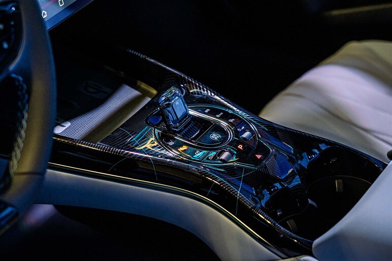 ギミック満載で高コスパ！ 電動車世界一を争うBYDの日本導入第1弾アット3が味わい深い