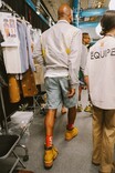 パリ・メンズ・ファッションウィークでいちばんオシャレだったのは…… ファレルのボディガード?!