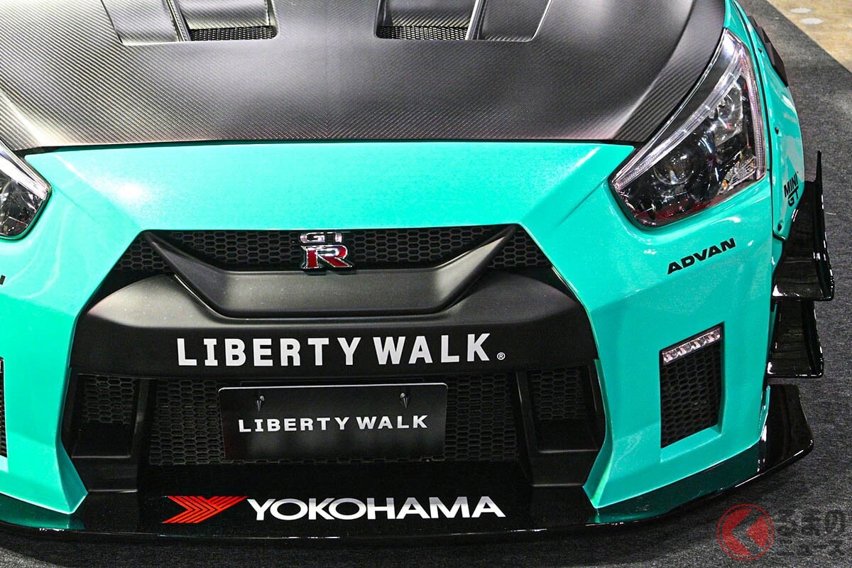 日産「“ミニ”GT-R」!? まさかのダイハツ製な「2ドア“オープンカー”」がスゴイ！ “軽”規格超えのワイドボディ採用のコペン「LB Nation DAIHATSU COPEN GT-K Type.2」とは