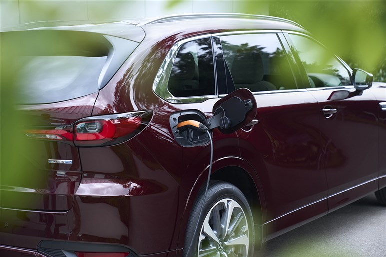 【実際どうなの？】マツダ「CX-80」オーナーの声…乗り心地は“かなり高評価”も、不満はデジタル機能に集中