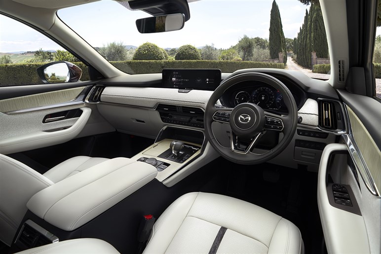 【実際どうなの？】マツダ「CX-80」オーナーの声…乗り心地は“かなり高評価”も、不満はデジタル機能に集中