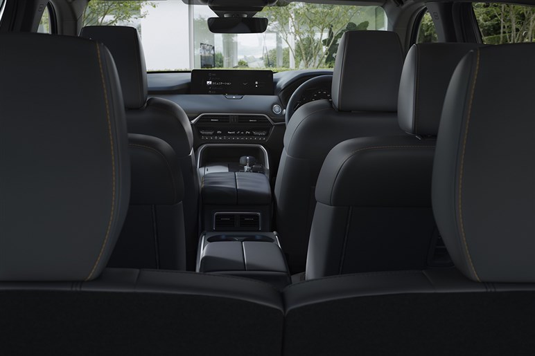 【実際どうなの？】マツダ「CX-80」オーナーの声…乗り心地は“かなり高評価”も、不満はデジタル機能に集中