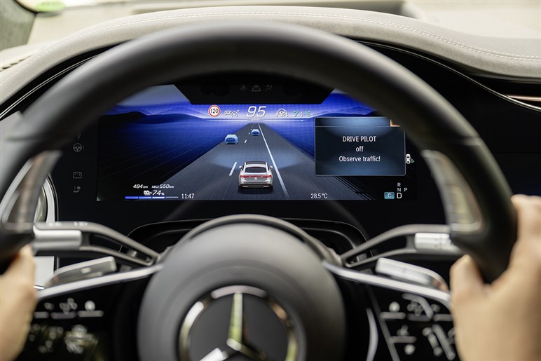 【勘違いしてない？】一般道での「自動運転」が“絶対にない”と言い切れる理由。機能の過信で重大事故に繋がる危険も