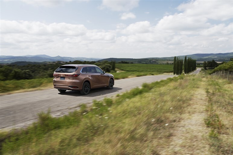 【実際どうなの？】マツダ「CX-80」オーナーの声…乗り心地は“かなり高評価”も、不満はデジタル機能に集中