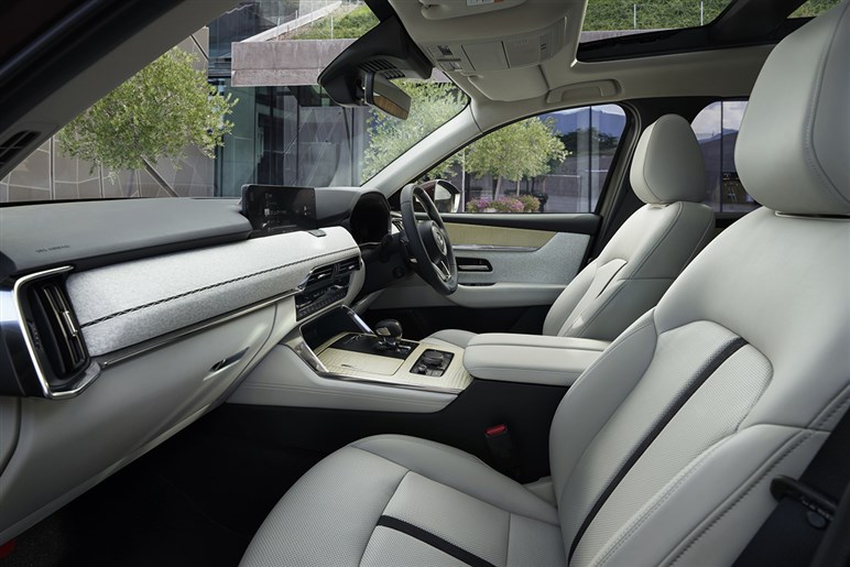 【実際どうなの？】マツダ「CX-80」オーナーの声…乗り心地は“かなり高評価”も、不満はデジタル機能に集中