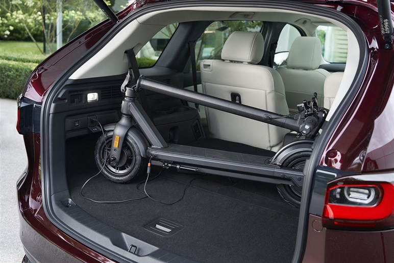 【実際どうなの？】マツダ「CX-80」オーナーの声…乗り心地は“かなり高評価”も、不満はデジタル機能に集中