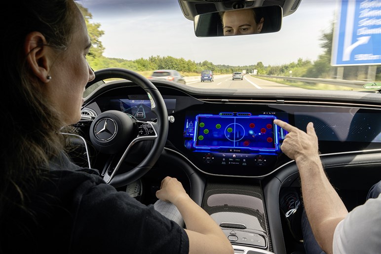 【勘違いしてない？】一般道での「自動運転」が“絶対にない”と言い切れる理由。機能の過信で重大事故に繋がる危険も