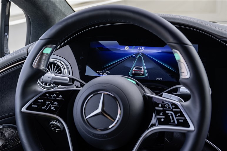 【勘違いしてない？】一般道での「自動運転」が“絶対にない”と言い切れる理由。機能の過信で重大事故に繋がる危険も