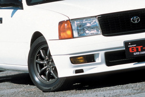 タクシー車両がバカッ速ってめちゃくちゃカッコ良くないか？　TRDがガチで魔改造した60台の限定車「コンフォートGT-Zスーパーチャージャー」のいまじゃあり得ない魅力!!