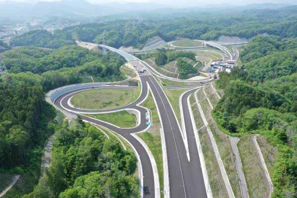 常磐道と直結！ 通行無料で超時短の8kmバイパス「小名浜道路」ついに8月開通 港へ一本道