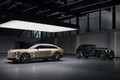 伝説の「ブルートレイン」が現代に蘇る。ベントレー、未来を映す電動コンセプト「EXP 15」を発表