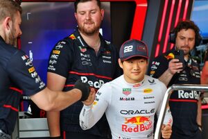 角田裕毅がレッドブルの史上最多勝F1マシンでテスト。首脳陣は学習過程にポジティブな感想
